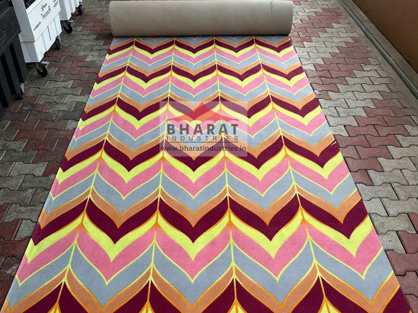 Non woven printed carpet - 563/Pink